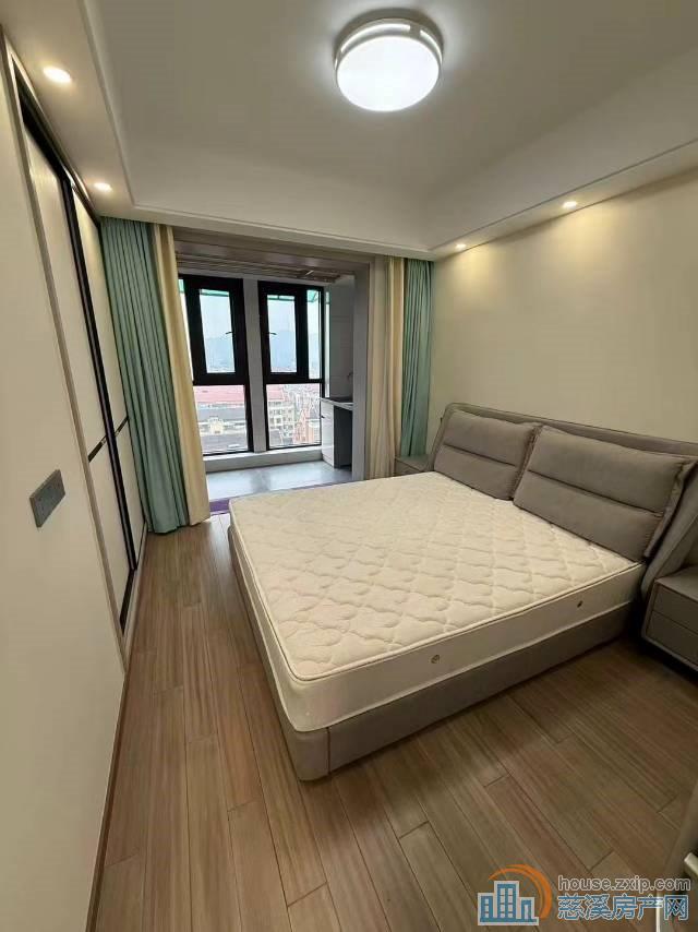 鸣北小区92平精装带车位满2年好楼层