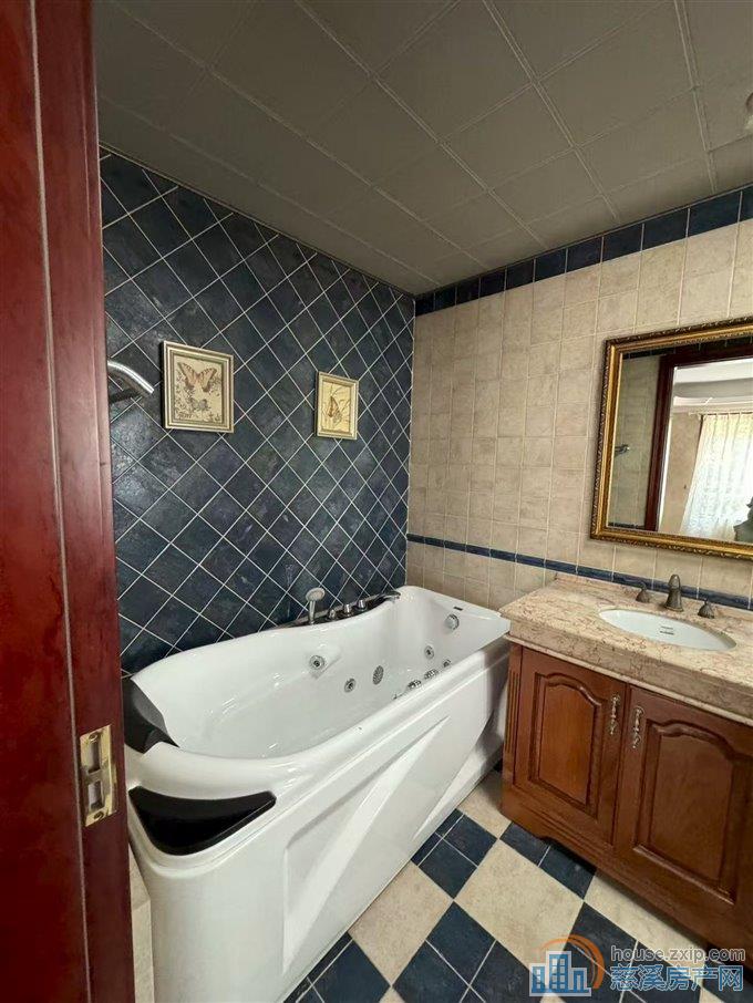 杭湾名苑1复2豪华装修300平5000元