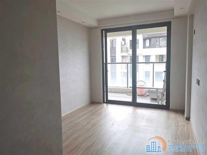 中海湖心半岛电梯洋房两室两卫带车位直接钥