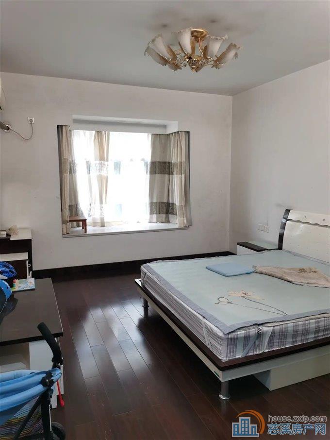 东方明珠城 精装带车位 户型好 欢迎参观