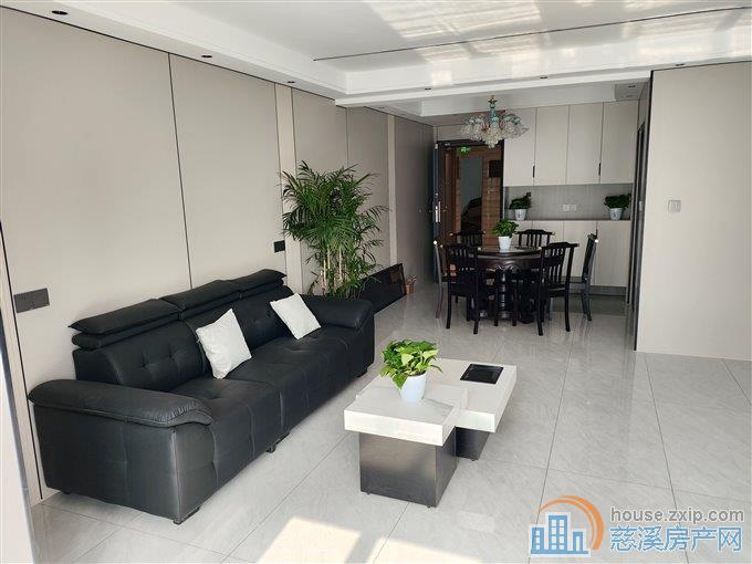 新河坊旁 三室  精装修带车位