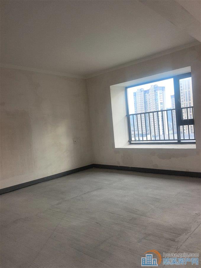 稀缺 银泰城旁 四开间朝南 黄金楼层