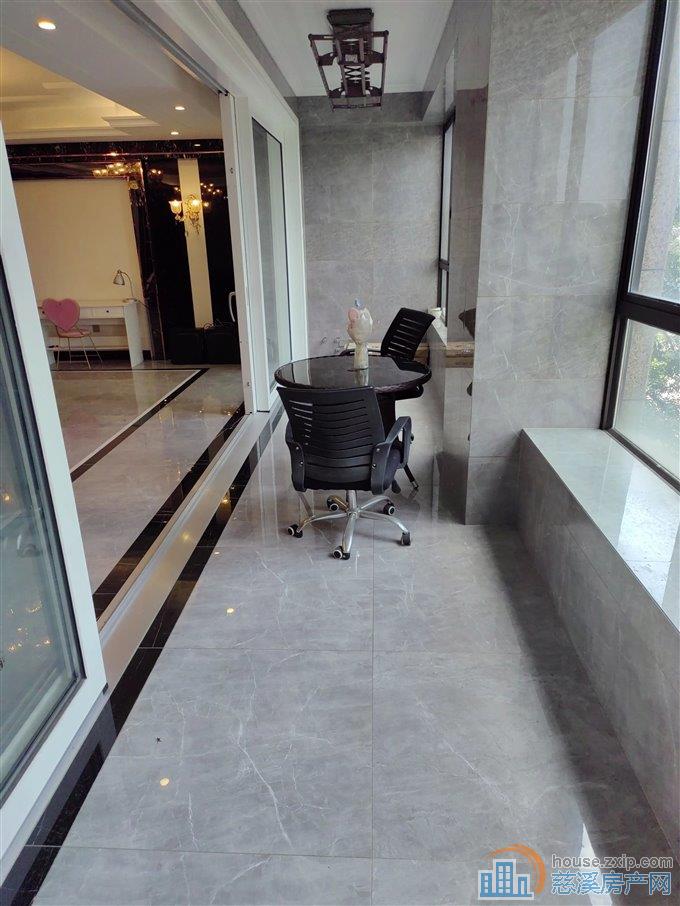 保利天悦湾228平188万精装