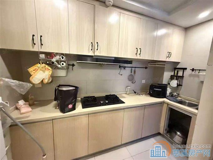 吾悦华府132平方三室两厅两卫直接房源