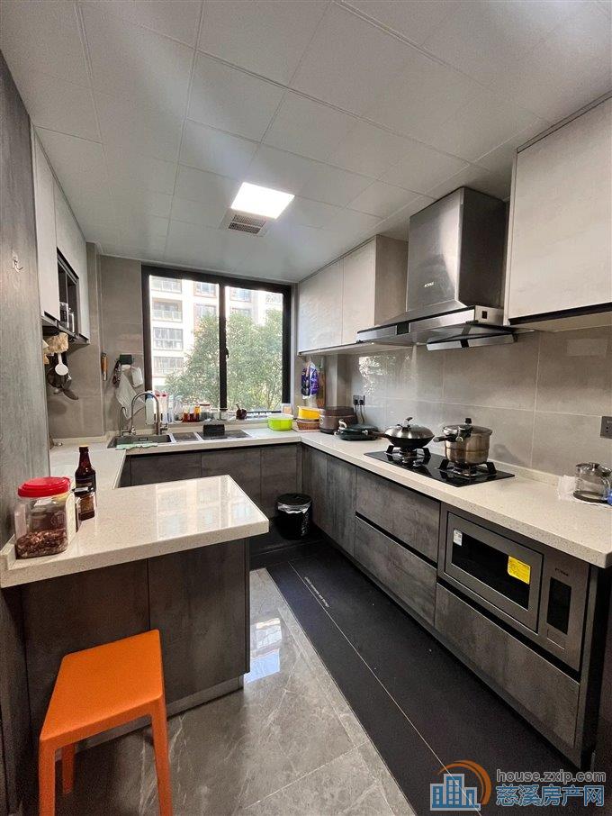 祥生望玥府129平252万自住装修