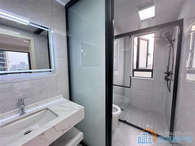 紫阙台一室一厅带阳台出租