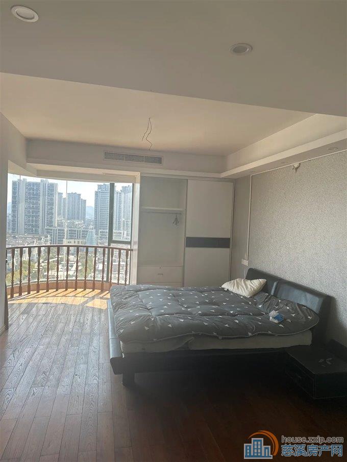 东方明珠城 178平 179.8万