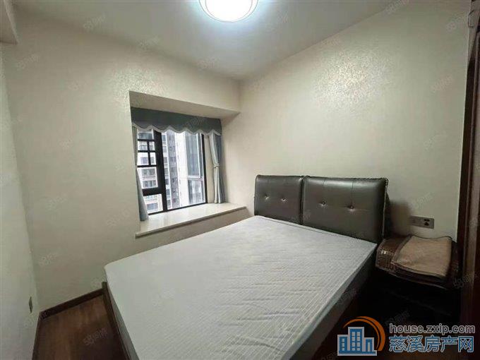 吾悦华府132平方三室两厅两卫直接房源