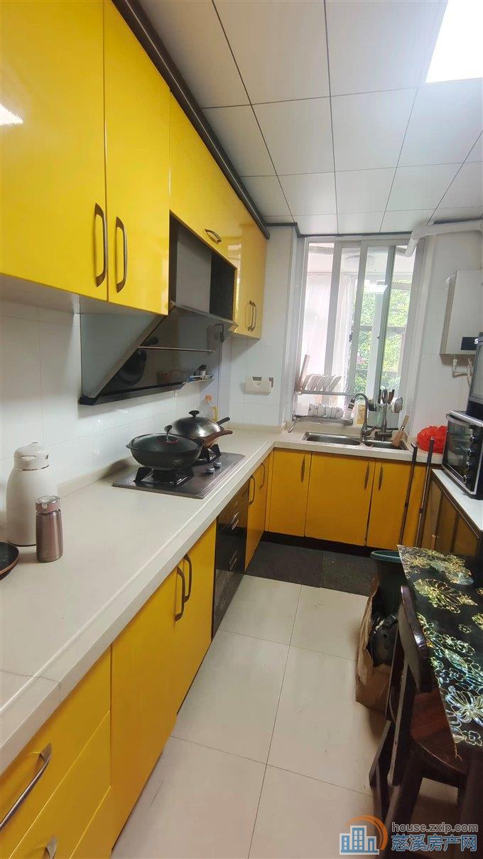 缔景湾136平159万带露台三小书包