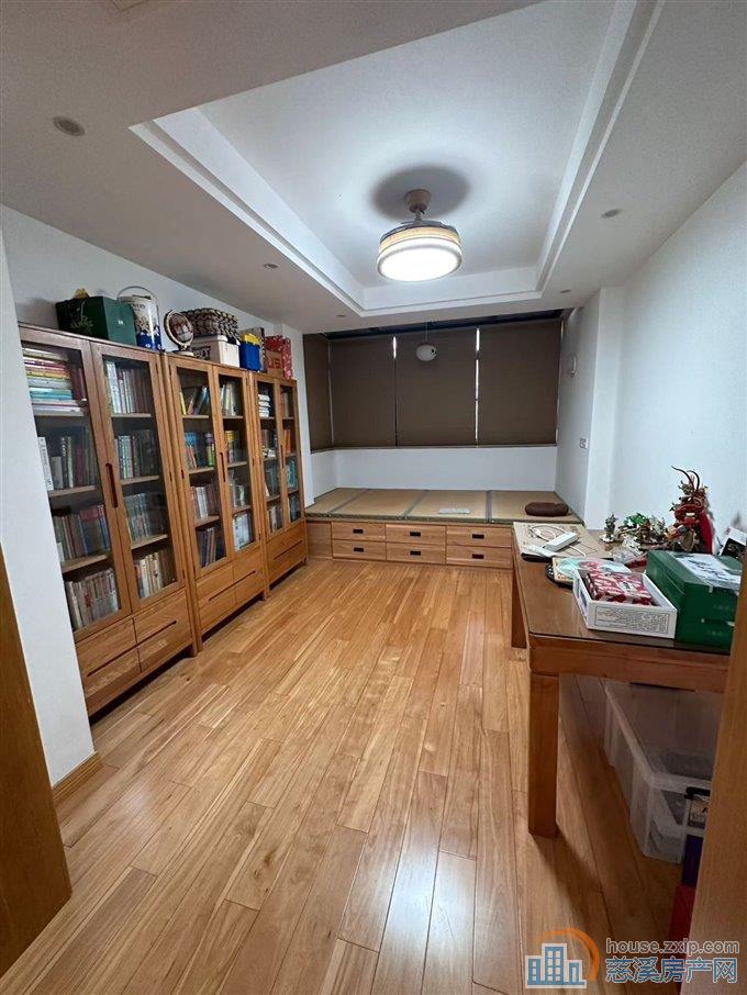 长河“方太美郡别墅”边套