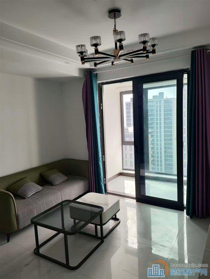 万固臻悦府 朝南两室 2800/月