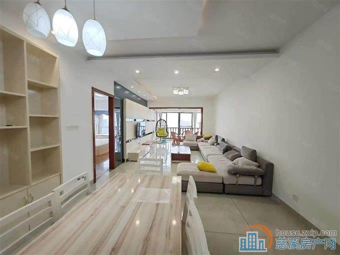 吾悦华府132平方三室两厅两卫直接房源