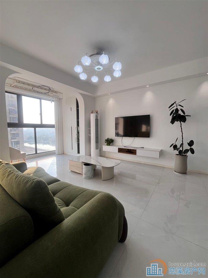 观湖佳苑93平精装修130万