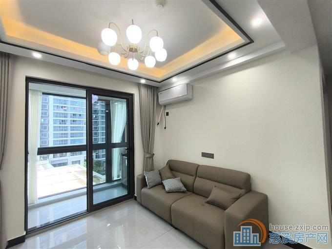 紫阙台一室一厅带阳台出租