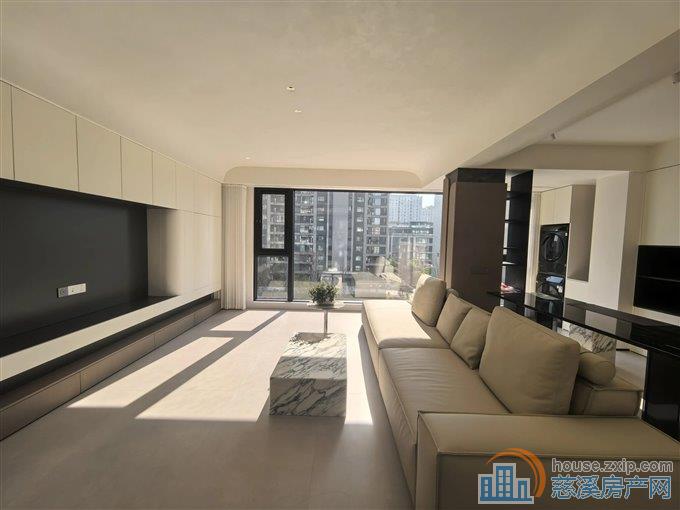 湖樾云著花苑143平282万精装