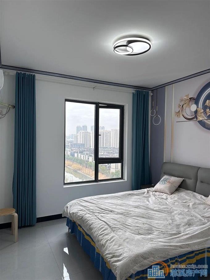   锦文佳苑   满2年 有车位杂物间