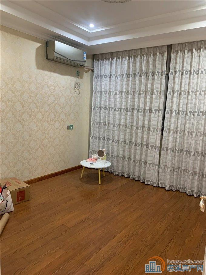 急卖 和润公寓 精装带车位 阳光书包房