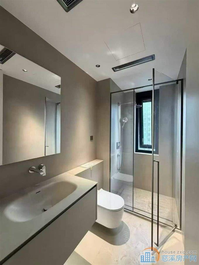 泊蔚里200平豪装未住350万