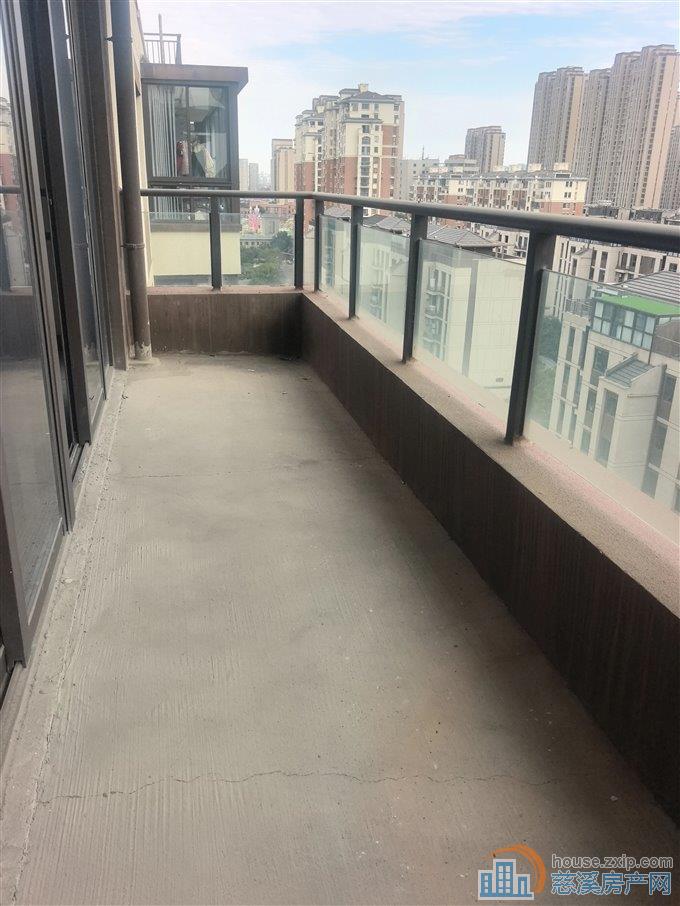 急 俯院江南洋房 毛坯143平方200万