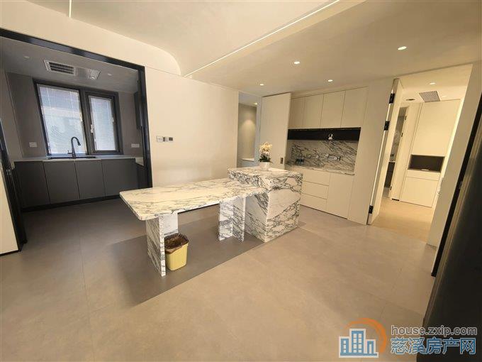 湖樾云著花苑143平282万精装