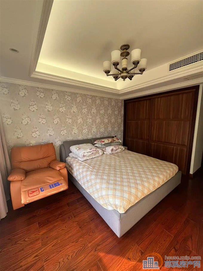 金仕华庭 精装修 黄金楼层137平220