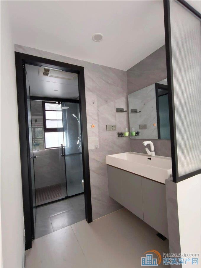 急卖精装洋房127平139.8万拎包入住