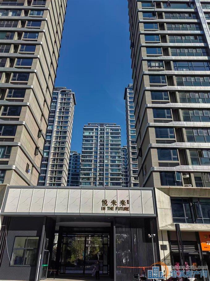 新河坊旁悦未来 三室 3500/月