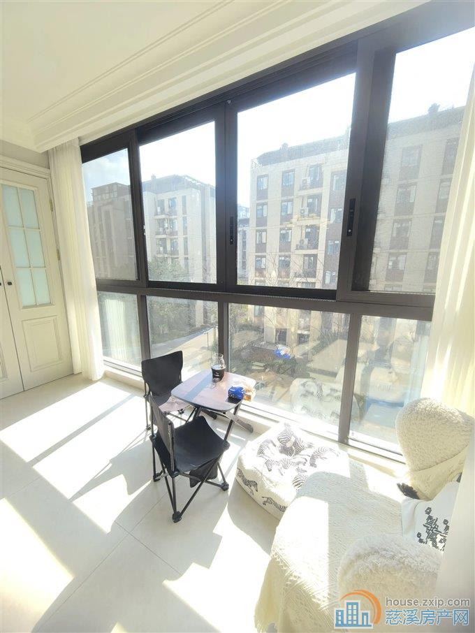 俯院江南洋房，豪华装修中间楼层278万