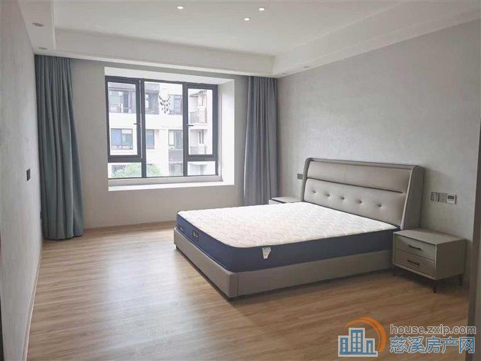 中海湖心半岛电梯洋房两室两卫带车位直接钥