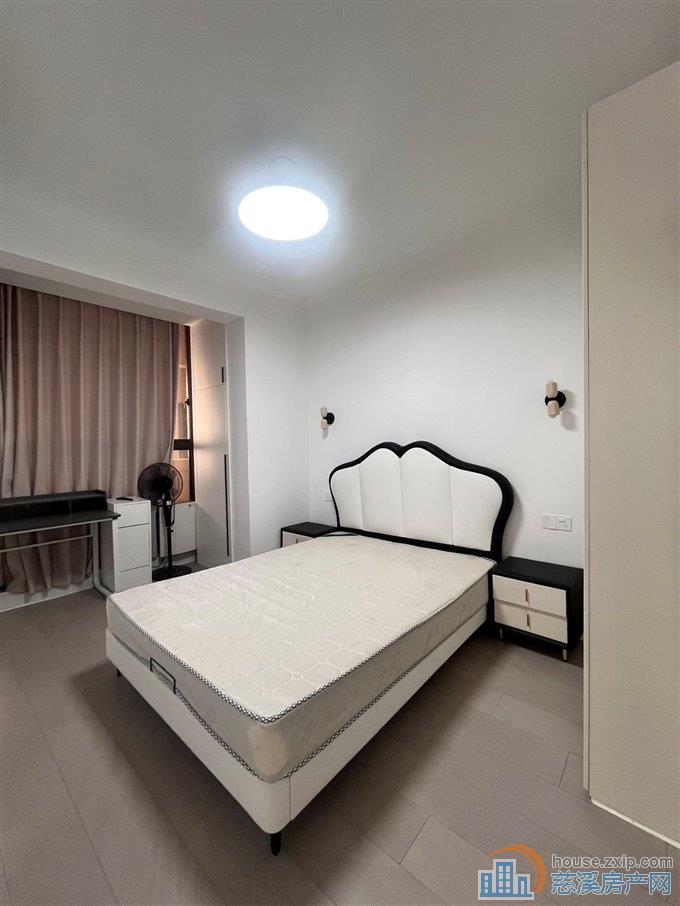 观湖佳苑93平精装修130万