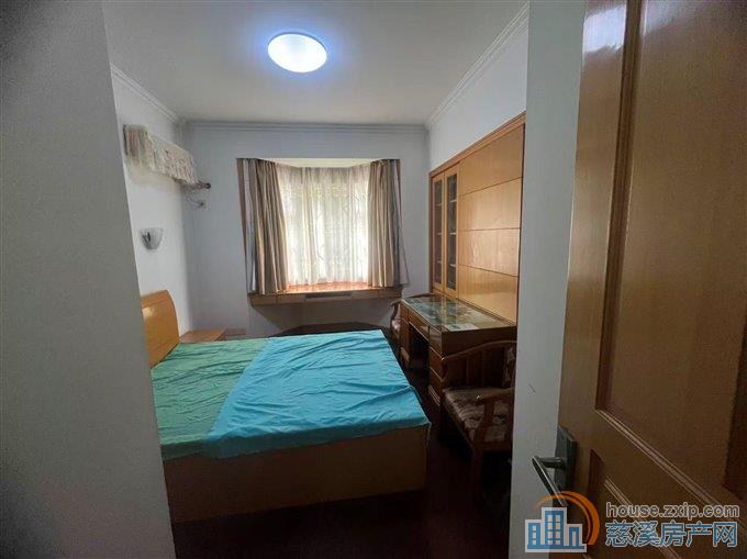 特价：东兴苑南区1楼十朝南 大车库