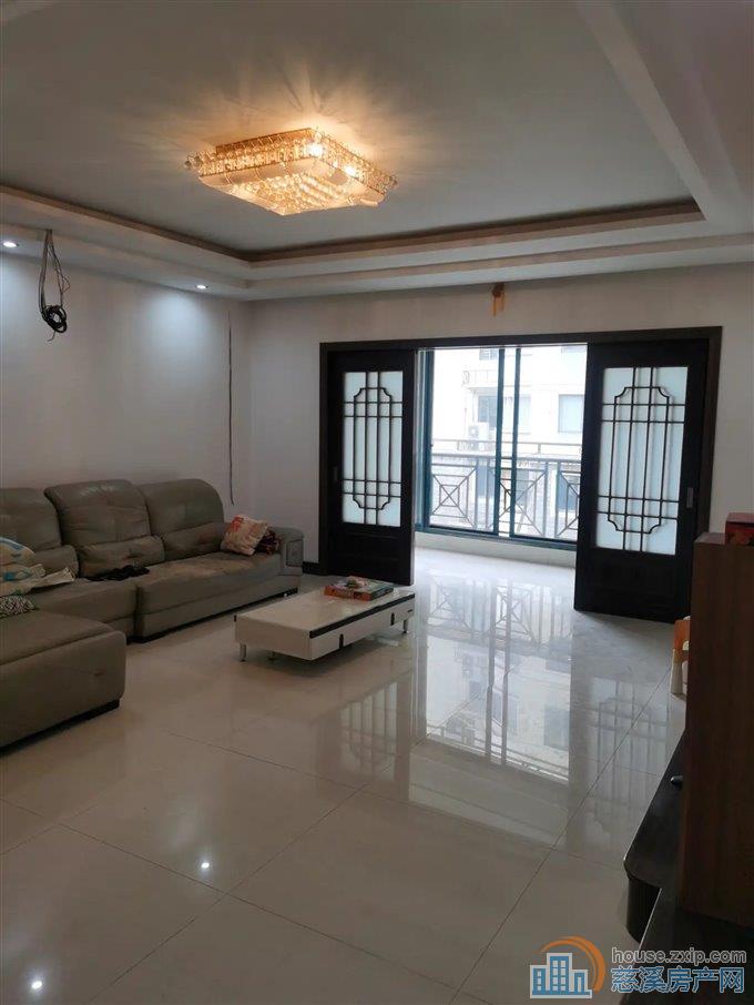 东方明珠城 精装带车位 户型好 欢迎参观