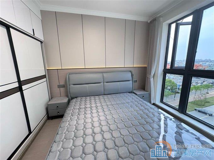 紫阙台一室一厅带阳台出租