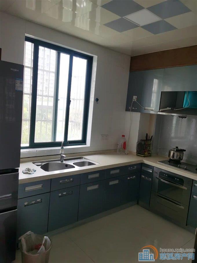 东方明珠城 精装带车位 户型好 欢迎参观