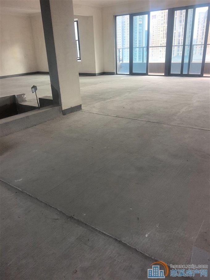 急 俯院江南洋房 毛坯143平方200万