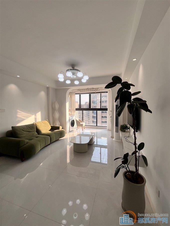 观湖佳苑93平精装修130万