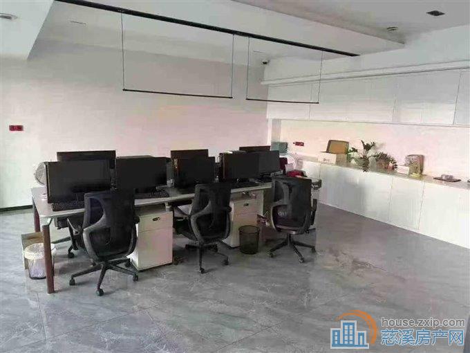 新城大道商铺吾悦楼下，1复2