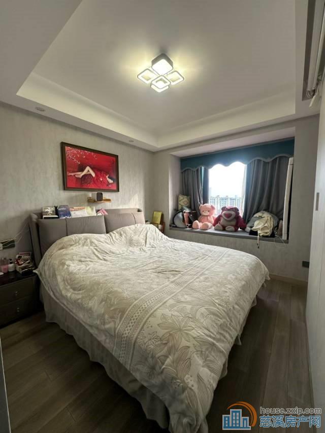 珑玥府凤凰层通地下室精装112平可读书