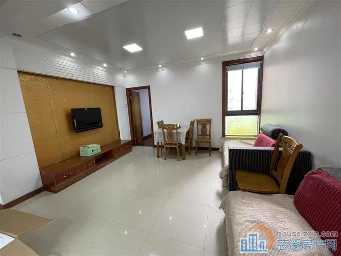 人和家园 两室自住装修 1800/月 