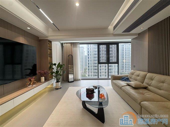 泊蔚里 精装修 130平 260万