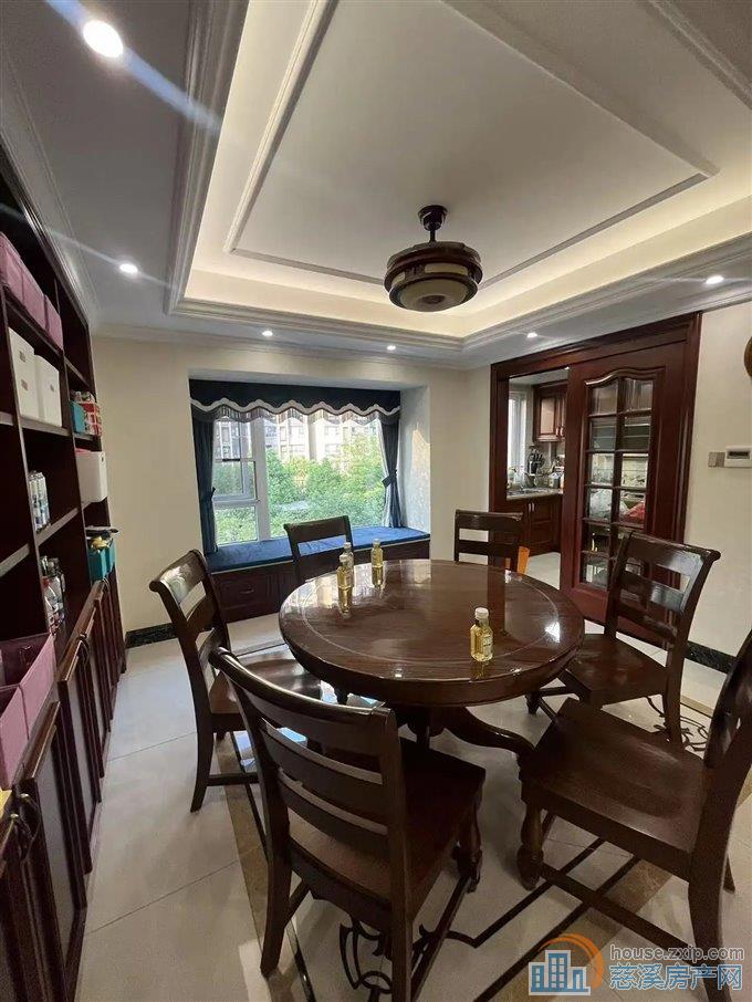 金仕华庭 精装修 黄金楼层137平220