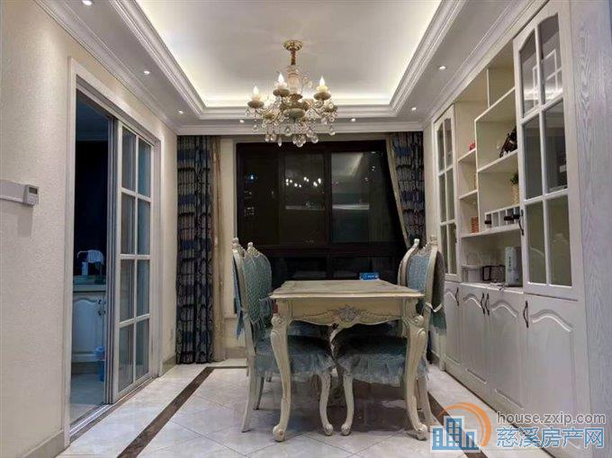 金仕华庭三室一卫现代装修3200元