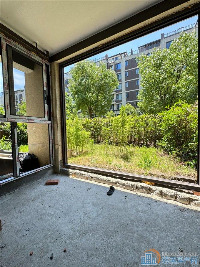 俯院江南 洋房 一复地下室 带花园