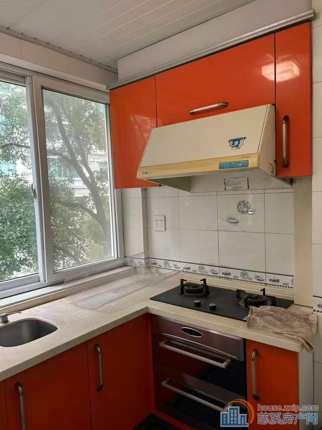 东兴苑北区二楼96平带架空层老精装