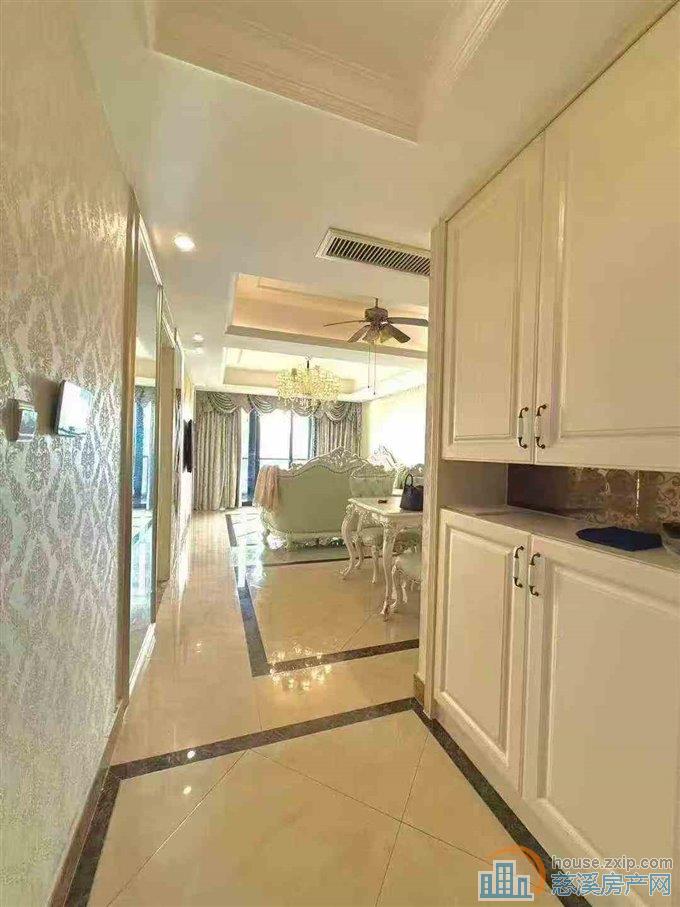 绿城诚园113平两室带衣帽间一卫精装