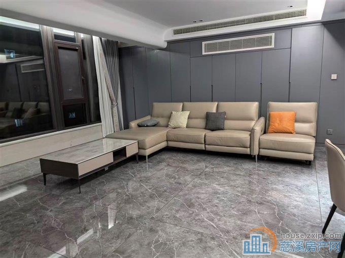 珑玥府上叠带星空露台精装送车位328万