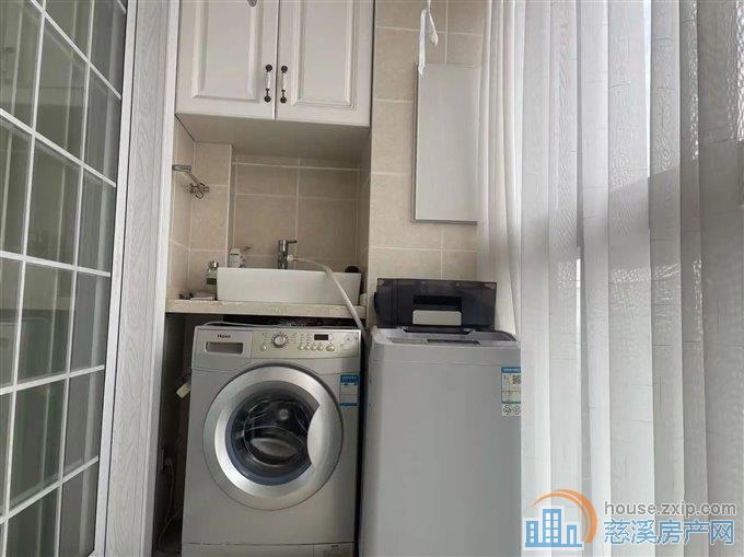 双和家苑 精装二室 月租金2600元