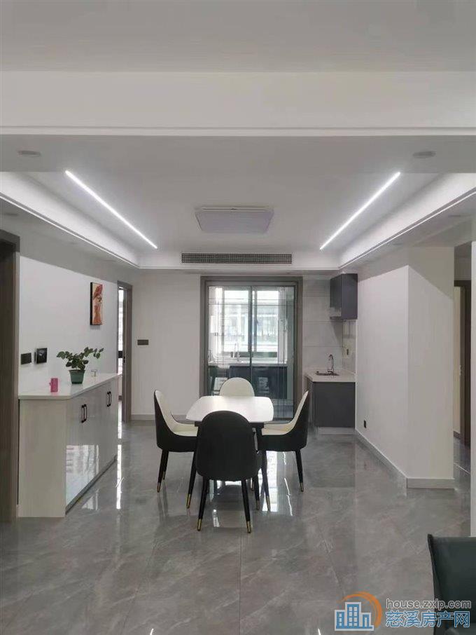 祥生望玥府四室两厅两卫精装6000元