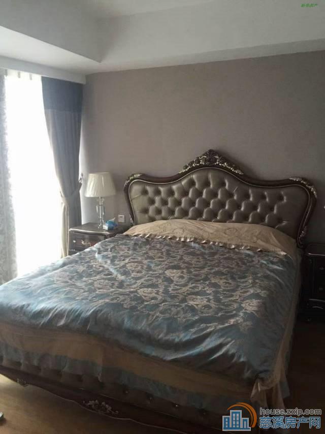 联盛公寓11楼77平豪装二室2000元