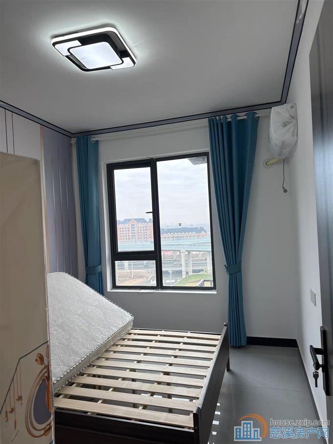 锦文佳苑89平135万精装修送车位